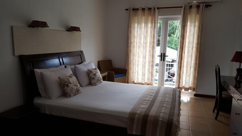 Villa Kayola - Self Catering Pointe La Rue ภายนอก รูปภาพ