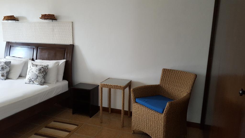 Villa Kayola - Self Catering Pointe La Rue ภายนอก รูปภาพ