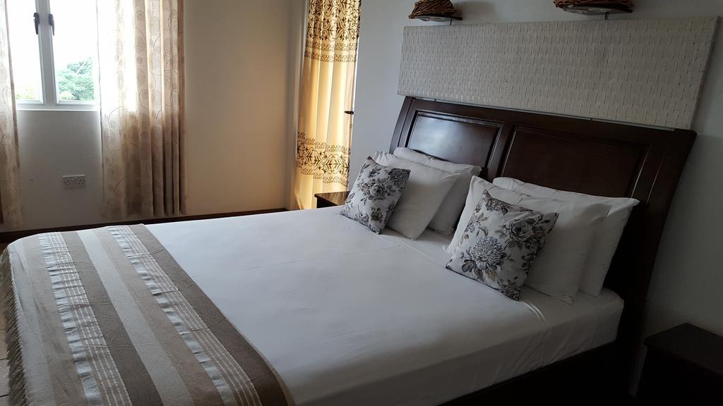 Villa Kayola - Self Catering Pointe La Rue ภายนอก รูปภาพ