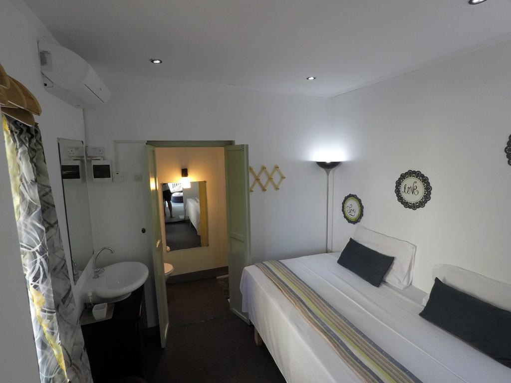 Villa Kayola - Self Catering Pointe La Rue ภายนอก รูปภาพ